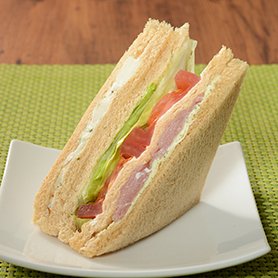 生ハムとトマトのジェノベーゼ風＆スモークチーズポテト