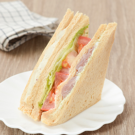 生ハムとトマトのジェノベーゼ風＆ブラックペッパーポテト