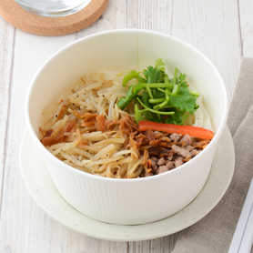 1食分の野菜が摂れる牛肉のピリ辛和えフォー