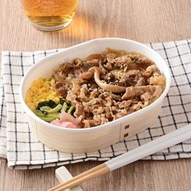 塩糀とだしを効かせた牛めし弁当（もち麦入りご飯）