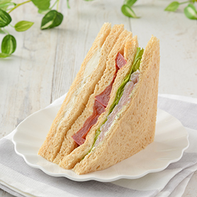 生ハムとトマトのジェノベーゼ風＆トリュフポテト