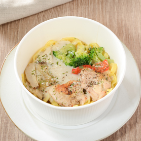 チキンのきのこクリーム生パスタ（ポルチーニペースト入り）