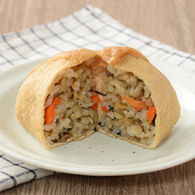 鶏ごぼうの五目いなり（もち麦入りご飯）