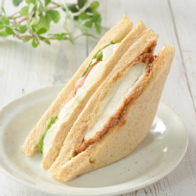 柚子胡椒仕立ての桜島どりカツ＆いぶりがっこポテト