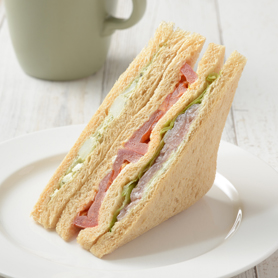 生ハムとトマトのジェノベーゼ風＆バジルポテト