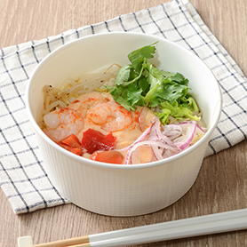 海老と野菜のトムヤム和えフォー