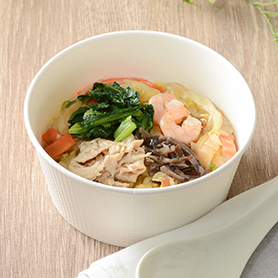 1/2日分の野菜が摂れるごま油香る中華丼（もち麦入りご飯）