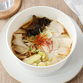 痺れる辛さの麻辣湯（豚肉ときのこ）