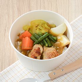 スパイス香るチキンカレー（もち麦入りご飯）