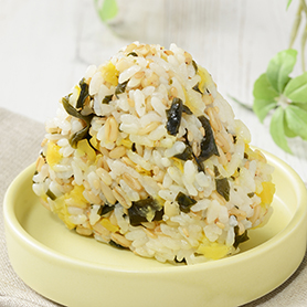 オーツ麦入り沢庵しそわかめおにぎり