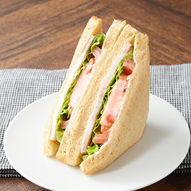 トリュフマヨ仕立てのBLTサンド
