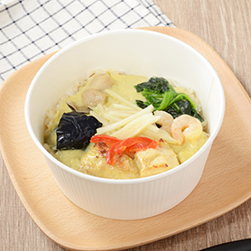 チキンと野菜のグリーンカレー（もち麦入りご飯）