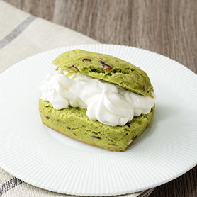 スコーン抹茶あずき（ホイップクリーム）